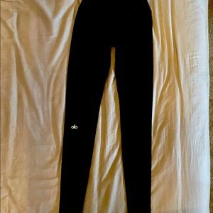 Women’s ALO leggings